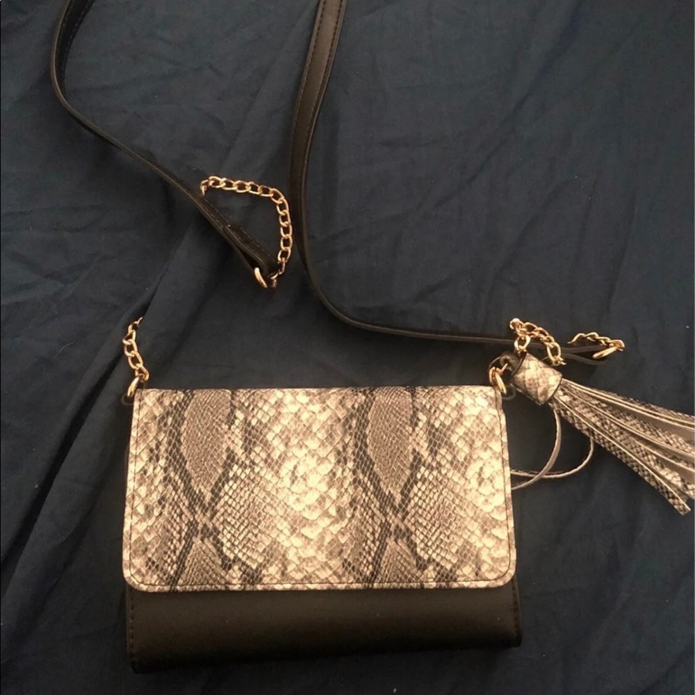 2 purses